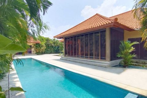 3 bedrooms Villa in Seminyak, Badung,  No. 9569
