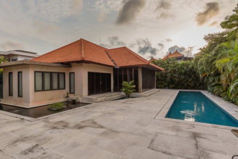 3 bedrooms Villa in Seminyak, Badung,  No. 9569 26