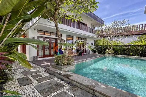 3 bedrooms Villa in Tibubeneng, Badung, Indonesia No. 11784