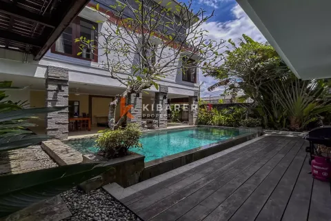 3 bedrooms Villa in Tibubeneng, Badung, Indonesia No. 11784 3