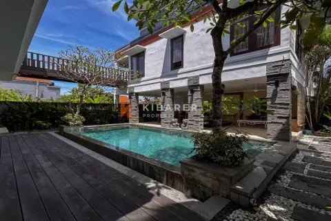 3 bedrooms Villa in Tibubeneng, Badung, Indonesia No. 11784 4