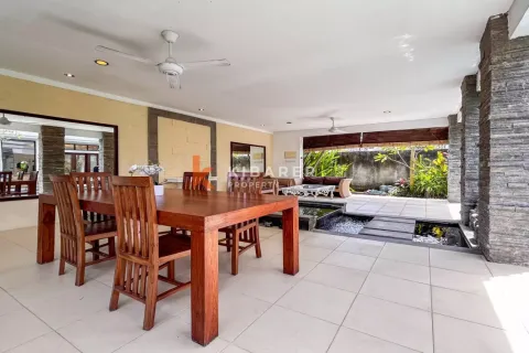 3 bedrooms Villa in Tibubeneng, Badung, Indonesia No. 11784 11