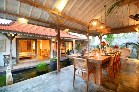 4 bedrooms Villa in Tibubeneng, Badung, Indonesia No. 11781 6