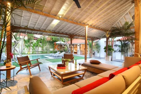 4 bedrooms Villa in Tibubeneng, Badung, Indonesia No. 11781 8