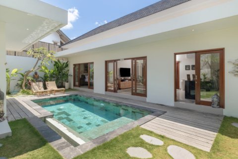 2 bedrooms Villa in Seminyak, Badung, Indonesia No. 10040 2