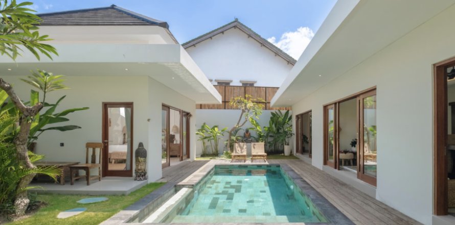 2 bedrooms Villa in Seminyak, Badung, Indonesia No. 10040