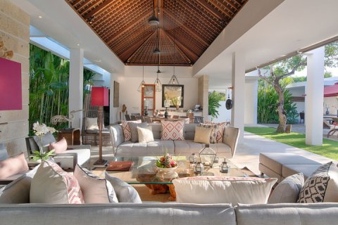 Вилла с 5 спальнями в Seminyak, Бадунг, Индонезия № 10054 4