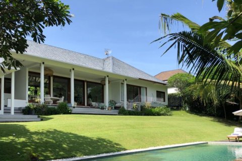 Вилла студия в Бадунг, Индонезия № 9687