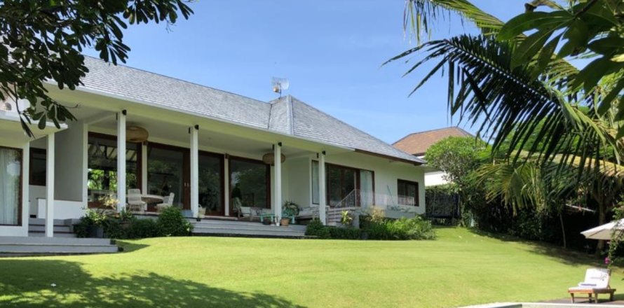 Вилла студия в Бадунг, Индонезия № 9687