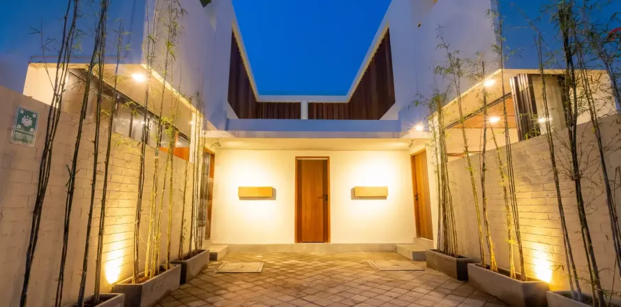 2 bedrooms Villa in Kerobokan, Badung, Indonesia No. 10999