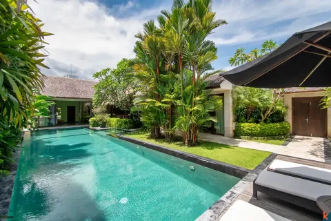 6 bedrooms Villa in Tibubeneng, Badung, Indonesia No. 10664 4