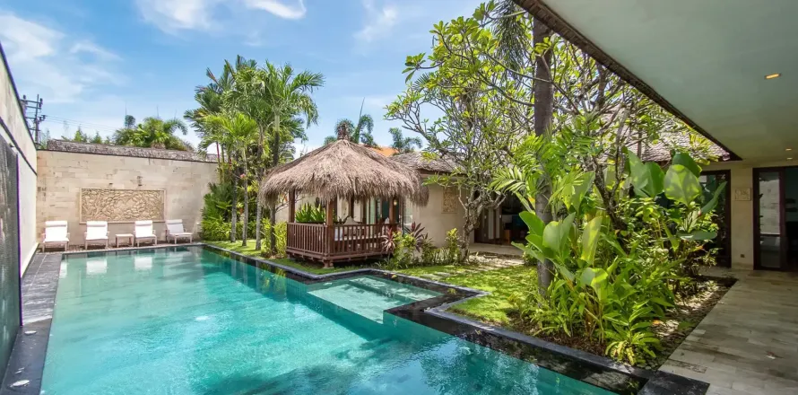 6 bedrooms Villa in Tibubeneng, Badung, Indonesia No. 10664
