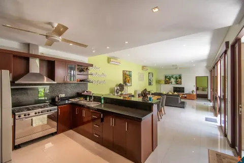 6 bedrooms Villa in Tibubeneng, Badung, Indonesia No. 10664 16