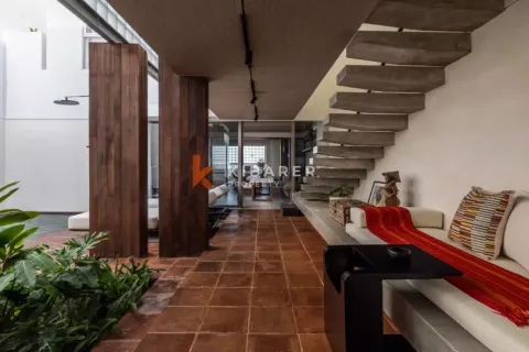 3 bedrooms Villa in Ungasan, Badung, Indonesia No. 12452 2