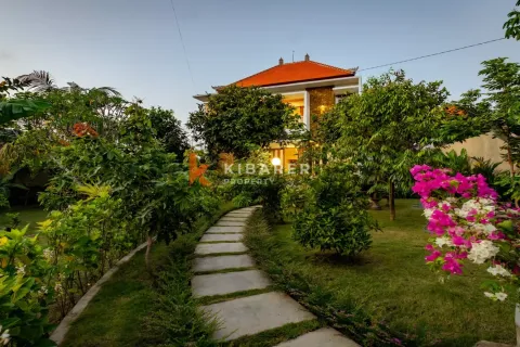 4 bedrooms Villa in Mengwi, Badung, Indonesia No. 12184 3