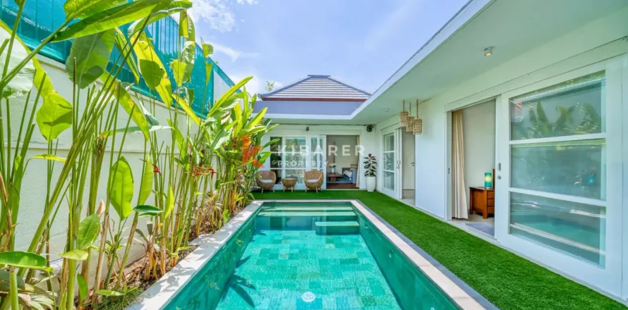 2 bedrooms Villa in Badung, Indonesia No. 11925