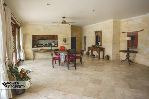 4 bedrooms Villa in Tabanan,  No. 8642 16