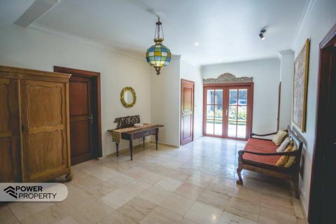 7 bedrooms Villa in Tabanan,  No. 8643 1