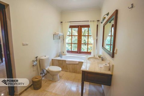 7 bedrooms Villa in Tabanan,  No. 8643 5