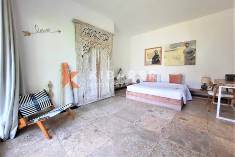 3 bedrooms Villa in Tibubeneng, Badung, Indonesia No. 13009 14