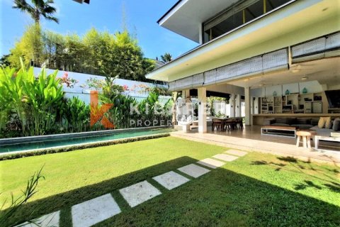 3 bedrooms Villa in Tibubeneng, Badung, Indonesia No. 13009 8