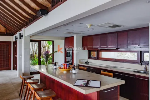 6 bedrooms Villa in Kuta, Badung, Indonesia No. 12319 7