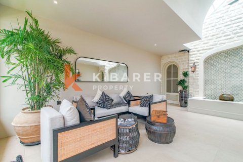 4 bedrooms Villa in Tibubeneng, Badung, Indonesia No. 12550 15