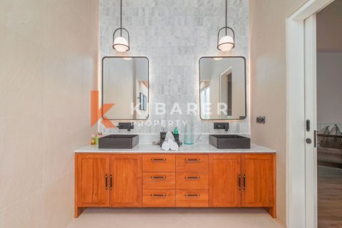 4 bedrooms Villa in Tibubeneng, Badung, Indonesia No. 12550 8