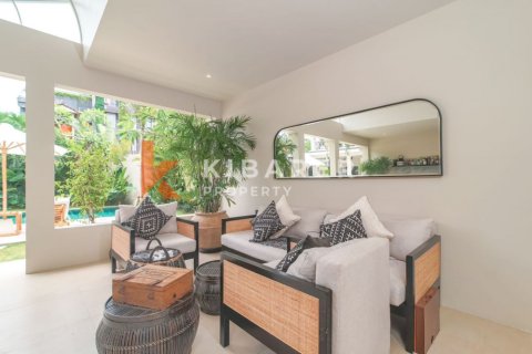 4 bedrooms Villa in Tibubeneng, Badung, Indonesia No. 12550 16