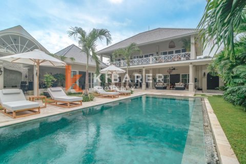 4 bedrooms Villa in Tibubeneng, Badung, Indonesia No. 12550