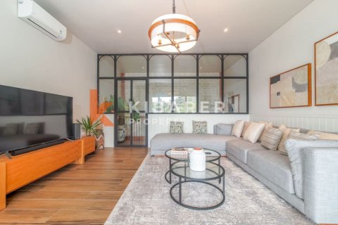 4 bedrooms Villa in Tibubeneng, Badung, Indonesia No. 12550 12