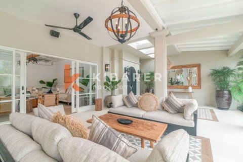 4 bedrooms Villa in Tibubeneng, Badung, Indonesia No. 12550 3
