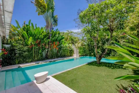 5 bedrooms Villa in Kerobokan, Badung, Indonesia No. 12551 2