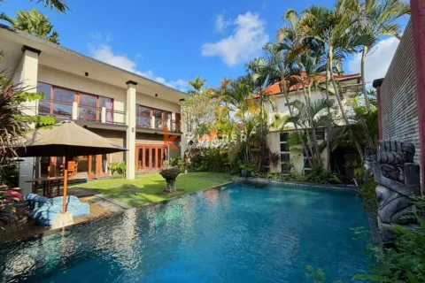 2 bedrooms Villa in Badung, Indonesia No. 11879