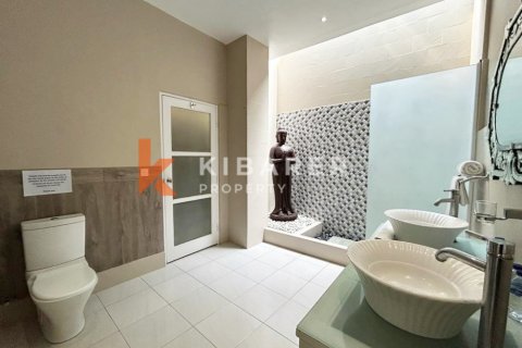2 bedrooms Villa in Seminyak, Badung, Indonesia No. 11878 15