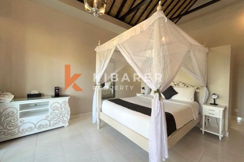 2 bedrooms Villa in Seminyak, Badung, Indonesia No. 11878 4