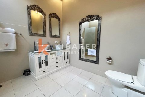 2 bedrooms Villa in Seminyak, Badung, Indonesia No. 11878 17