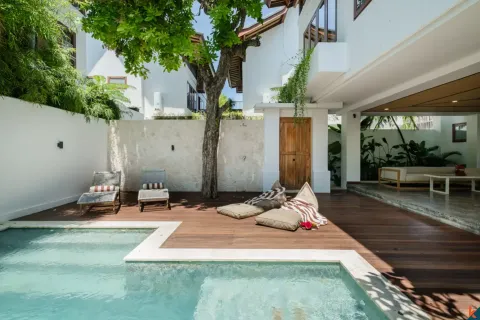 3 bedrooms Villa in Kuta, Badung, Indonesia No. 10475 3