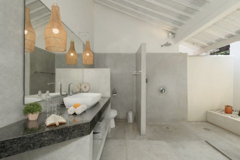 2 bedrooms Villa in Seminyak, Badung, Indonesia No. 13735 24