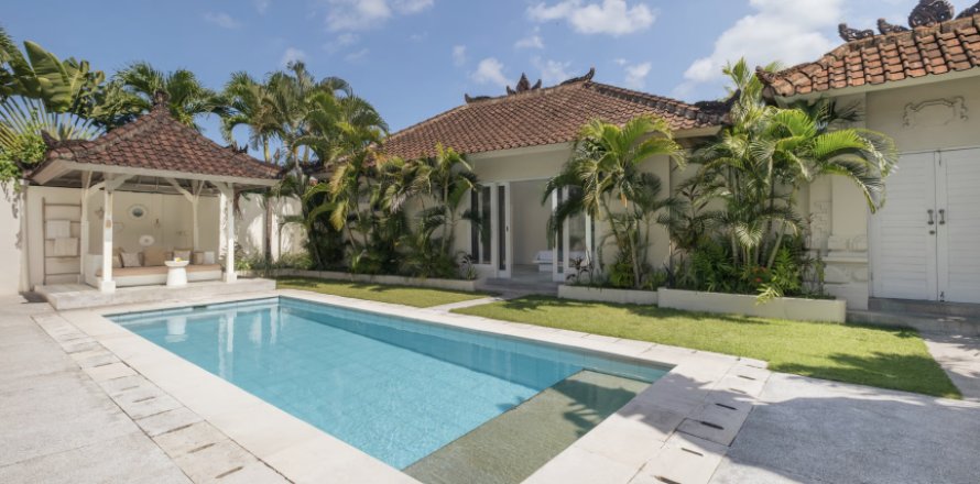 2 bedrooms Villa in Seminyak, Badung, Indonesia No. 13735