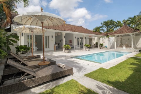 3 bedrooms Villa in Seminyak, Badung, Indonesia No. 13734