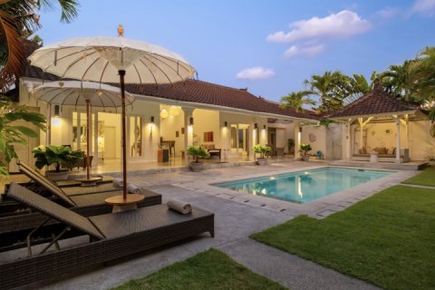 3 bedrooms Villa in Seminyak, Badung, Indonesia No. 13734 29