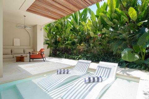 4 bedrooms Villa in Canggu, Badung, Indonesia No. 13740 16