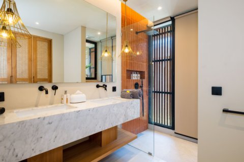 4 bedrooms Villa in Canggu, Badung, Indonesia No. 13740 28
