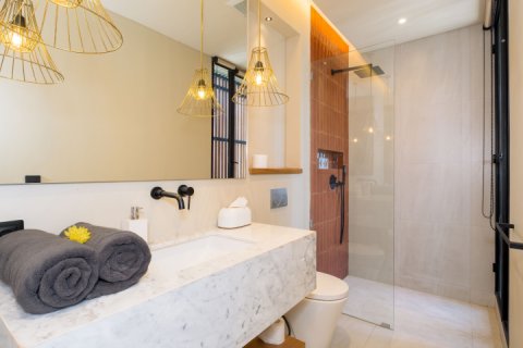 4 bedrooms Villa in Canggu, Badung, Indonesia No. 13740 24