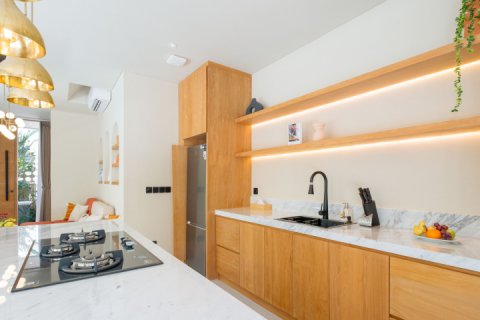 4 bedrooms Villa in Canggu, Badung, Indonesia No. 13740 18