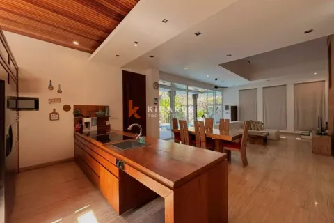Вилла с 3 спальнями в Kerobokan, Бадунг, Индонезия № 12264 11
