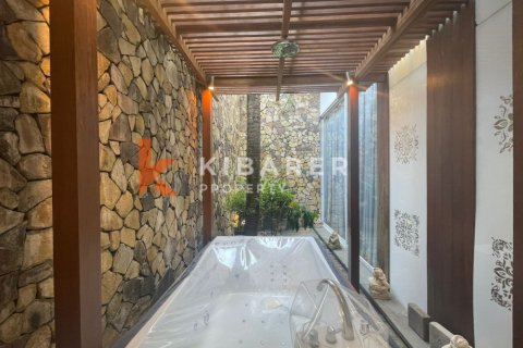 4 bedrooms Villa in Seminyak, Badung, Indonesia No. 12264 16