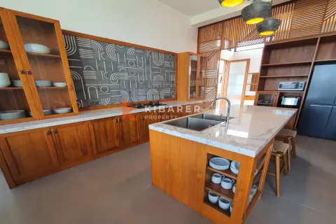 4 bedrooms Villa in Tibubeneng, Badung, Indonesia No. 12263 6