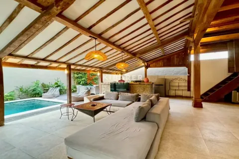 2 bedrooms Villa in Kerobokan, Badung, Indonesia No. 12265 2